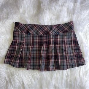 Pleated plaid mini skirt